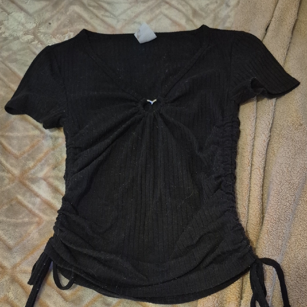 No Boundaries Black Ruched Short Sleeve Top
